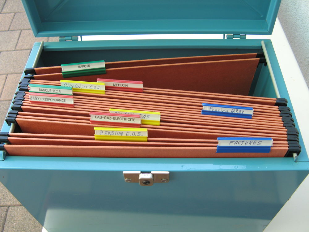 caisse m&eacute;tal porte document Meubles