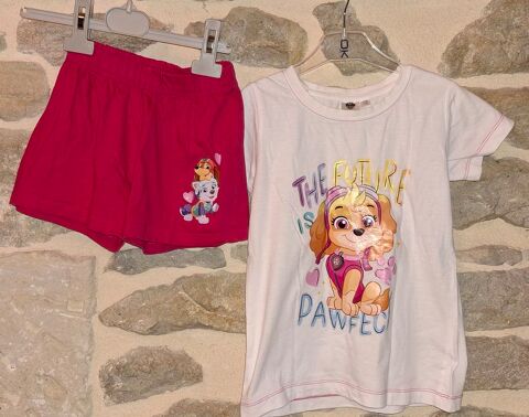 Pyjama short    pat patrouille stella .  5/6 ans. 2 Villiers (86)