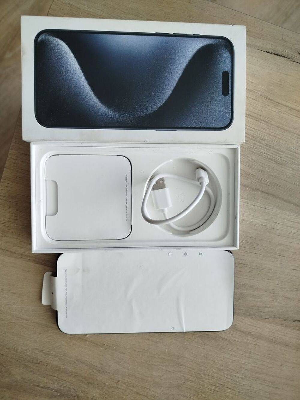 Iphone 15Pro Max 256Go
Bleu titane Téléphones et tablettes