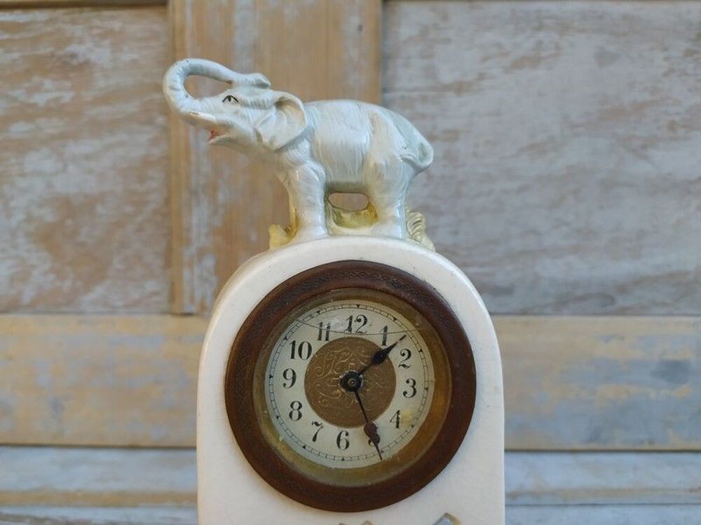 Pendule Fa&iuml;ence Sculpture &Eacute;l&eacute;phant Art D&eacute;co 
