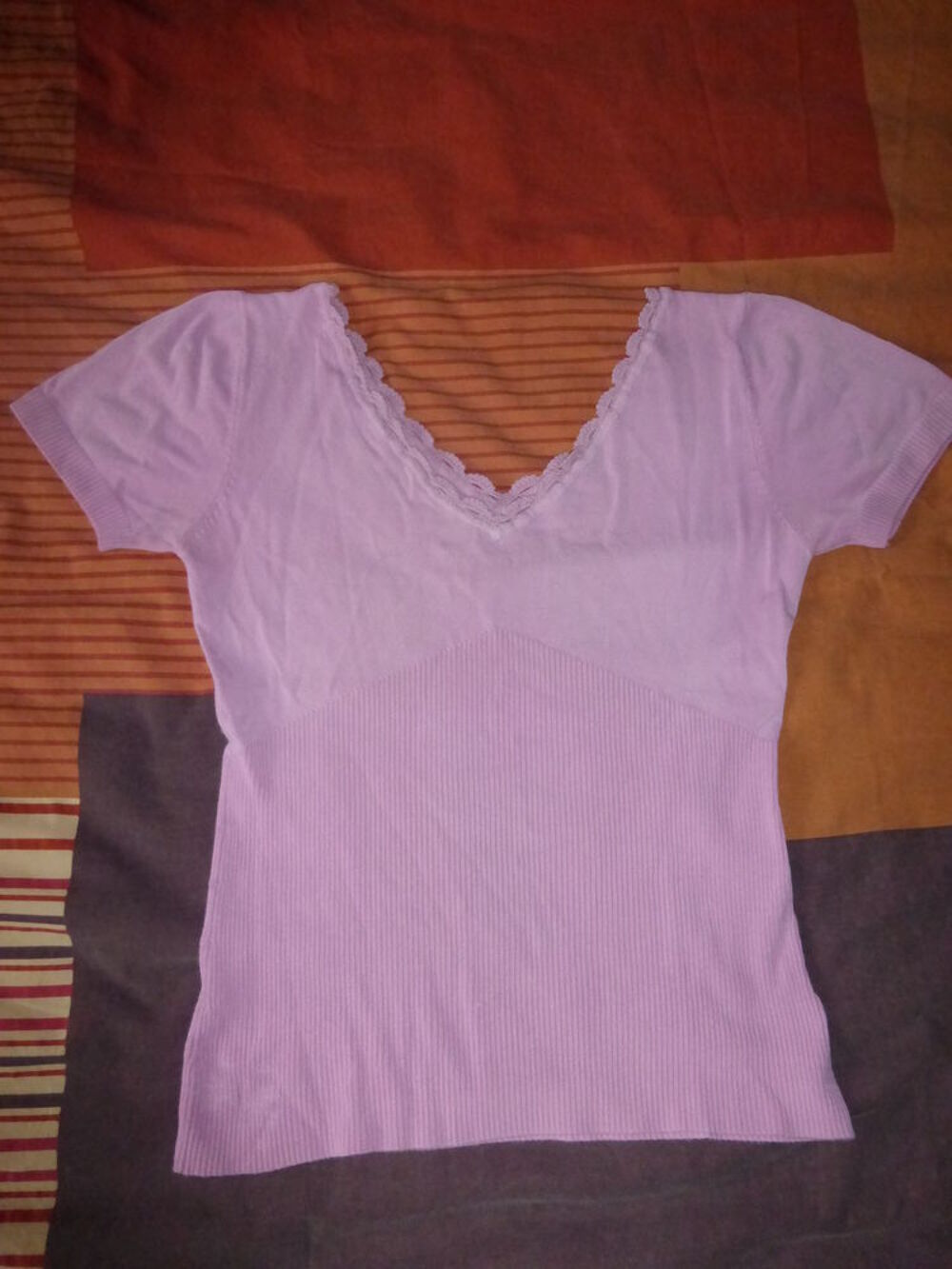 PETIT HAUT rose . taille 38 Vêtements