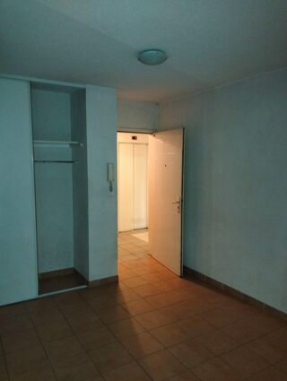  Appartement � louer 1 pi�ce 39 m� Aix-en-provence