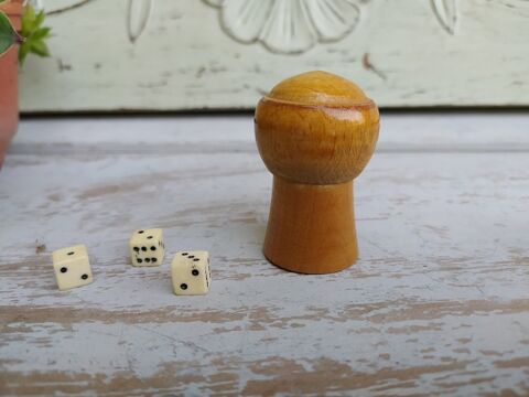 Bouchon Publicitaire Jeu de D�s Rugby Tabac Rambuteau Paris 32 Loches (37)