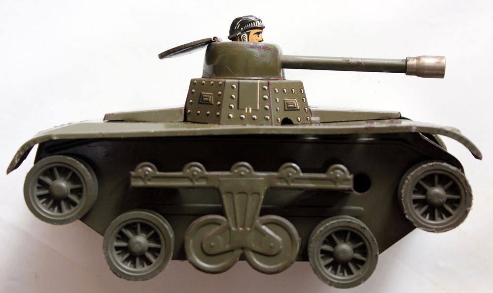 Tank jouet t&ocirc;le &agrave; clef JOUSTRA Tchad n&deg;10 vers 1960 Jeux / jouets