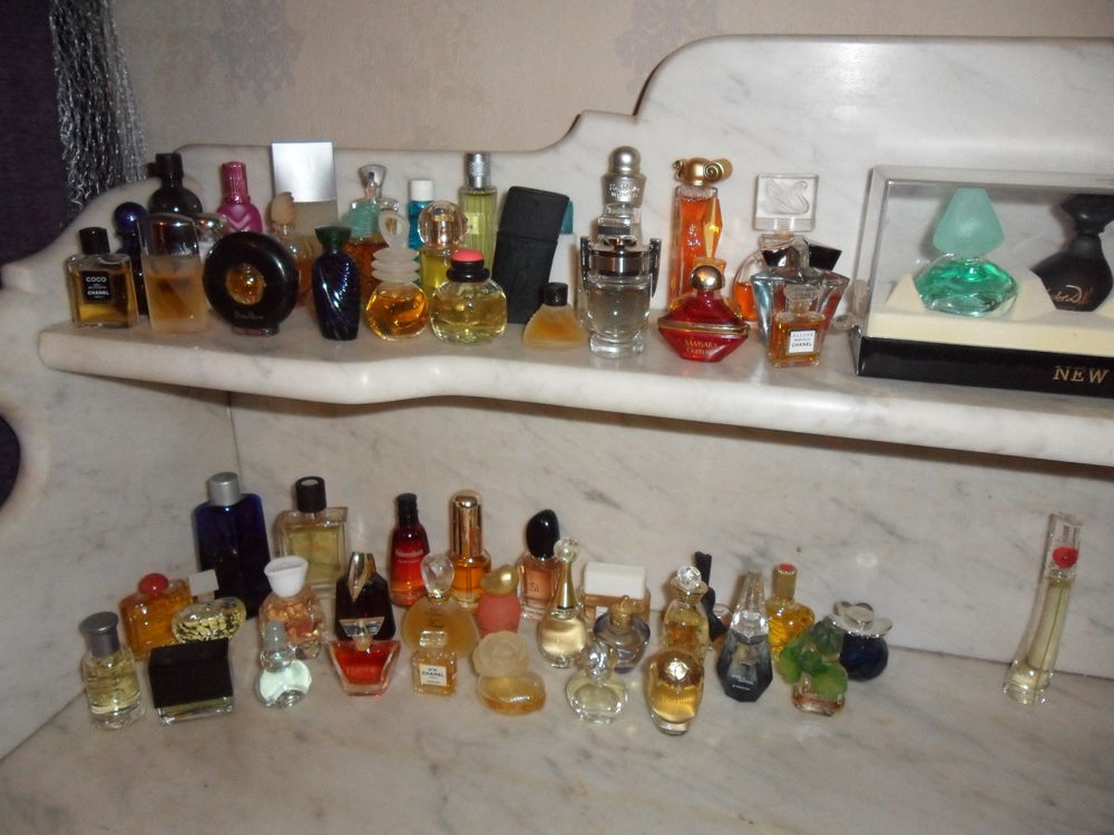 BELLES MINIATURES PARFUMS GRANDES MARQUES.
