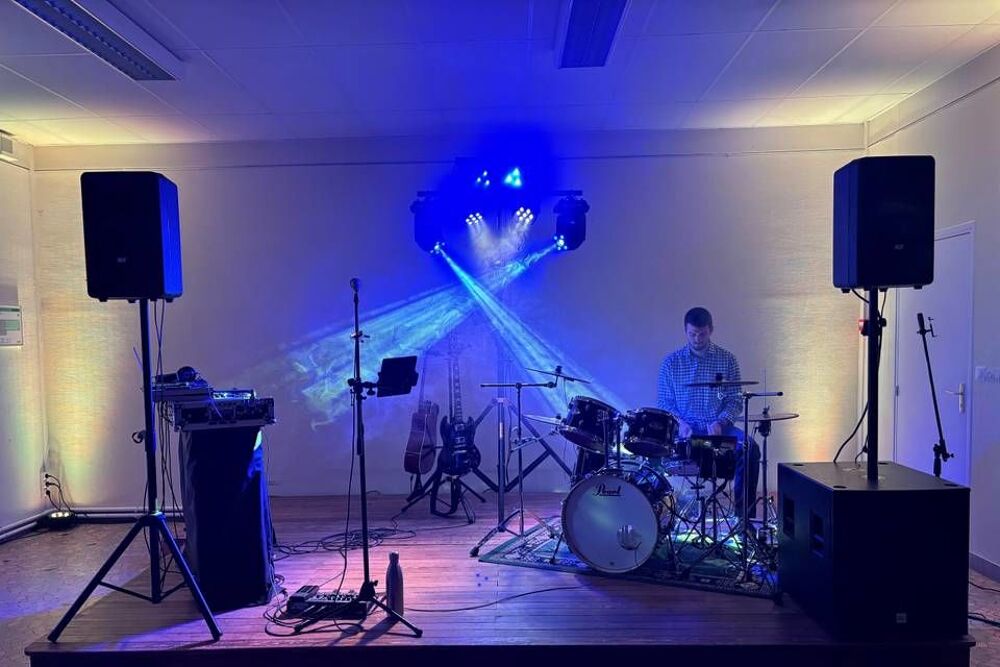   GROUPE DE MUSIQUE - LES DEUX GRABUGEURS 