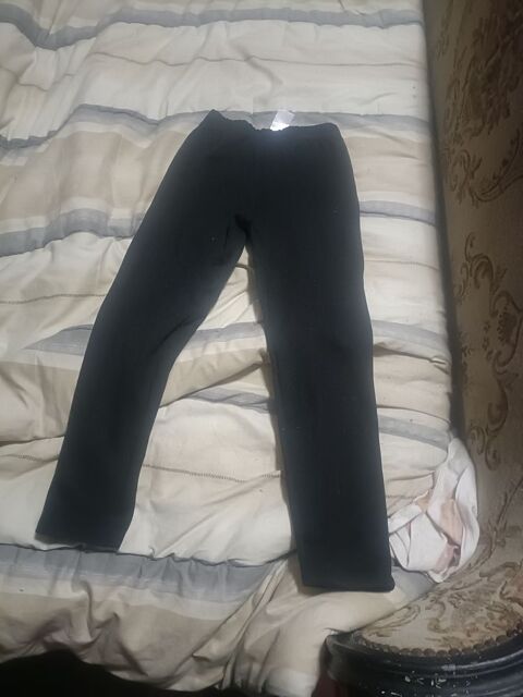 5€ bas jogging taille 8 ans 5 Accolay (89)