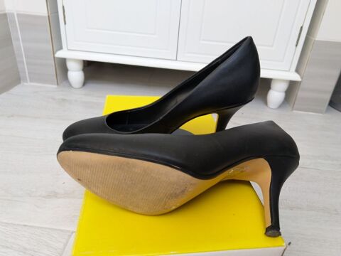 Escarpins noirs 20 Melun (77)