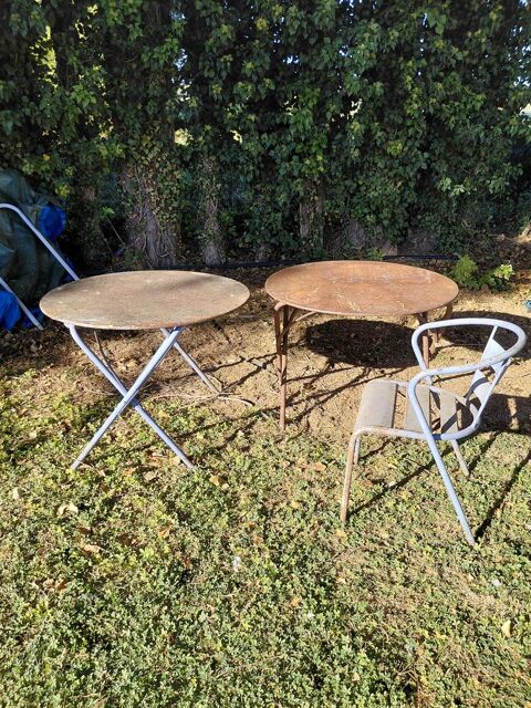Lot mobilier de iardin vintage en métal fer (2 tables + 1 ch Villemer (77)