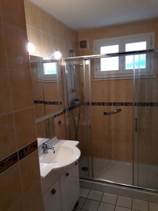  Appartement à louer 3 pièces 68 m² Romagnat