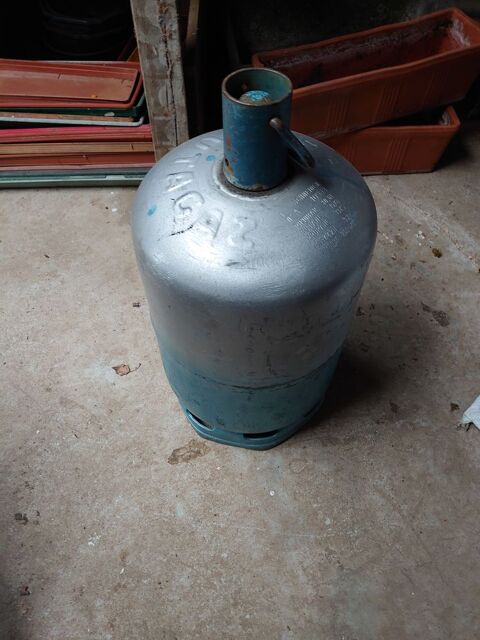 Bouteille à gaz grise et bleue consigne de 13 kg 2 Abbeville (80)