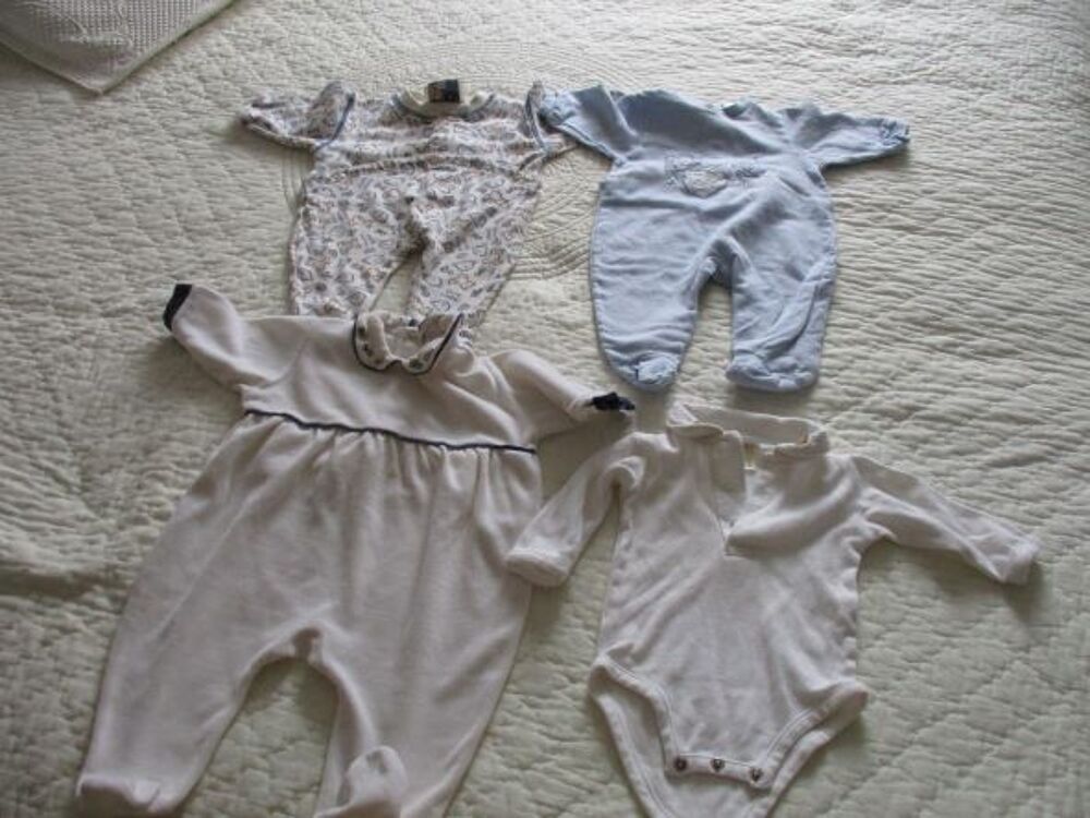 LOT de 3 pyjamas b&eacute;b&eacute; 3 mois + 1 body Vêtements enfants