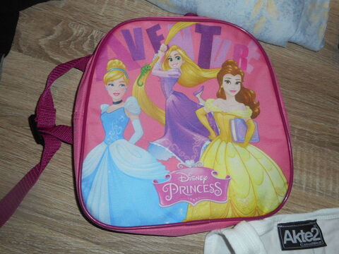 petit sac a dos fille disney princess.rose. 2 Nimes (30)