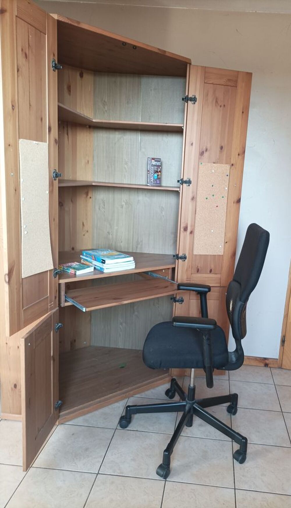 Bureau d'angle ferm&eacute; Meubles