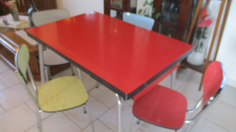 10 CHAISES DE BISTROT Meubles