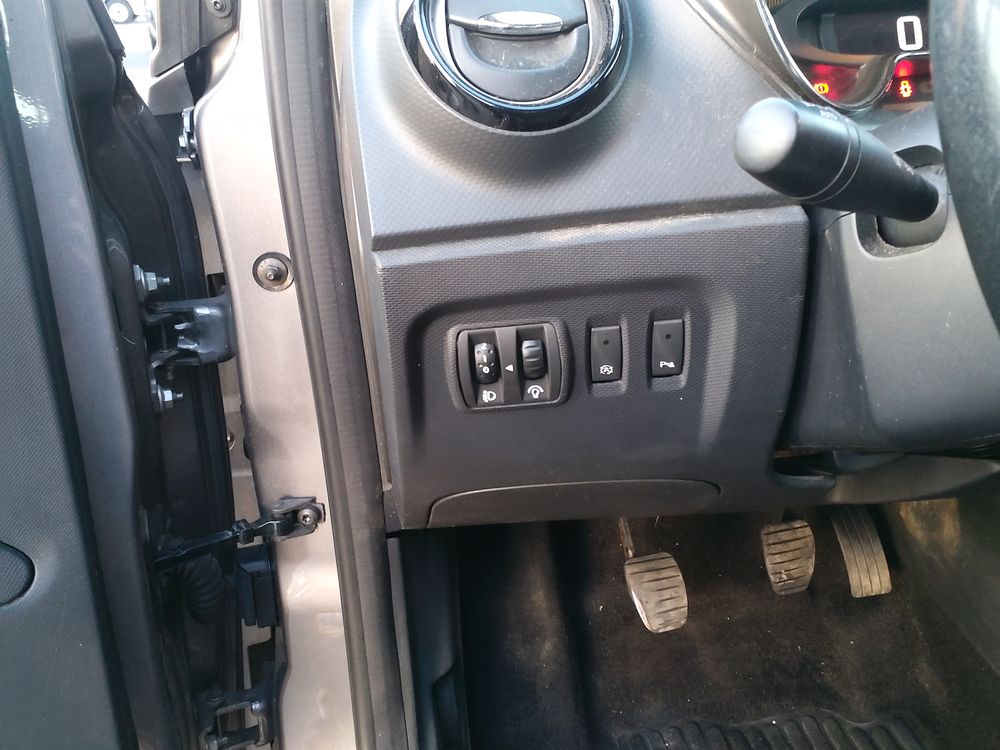 Captur dCi 90 Energy S&S eco&sup2; Zen 2013 occasion 42170 Saint-Just-Saint-Rambert