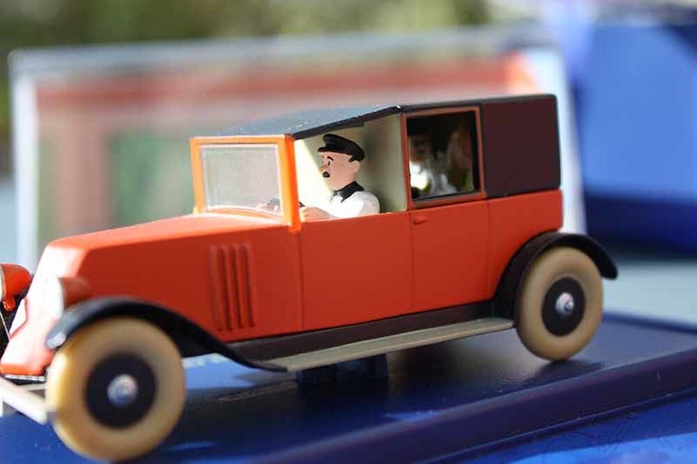 Voiture tintin ? le taxi rouge renault nn ann&eacute;e 20 