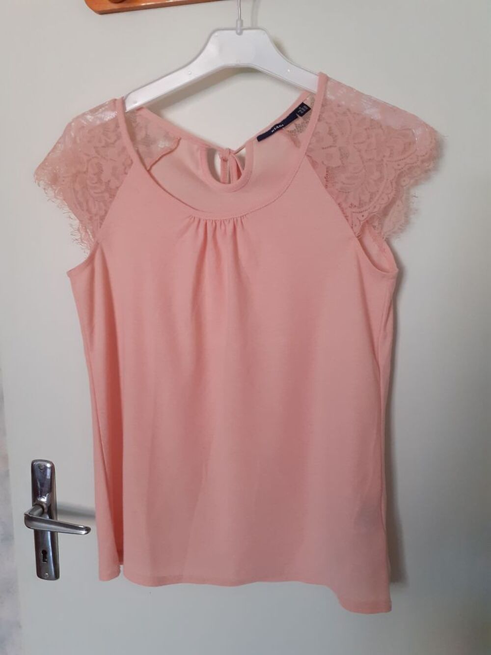Top coton et dentelle taille S Vêtements
