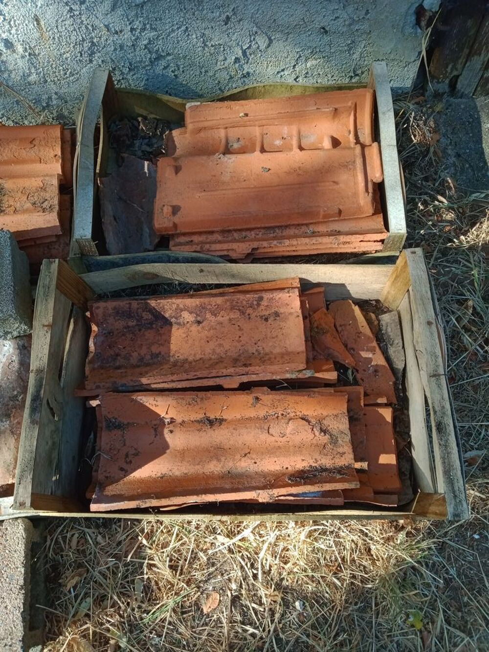 Don vieilles tuiles briques objets ciment pour gravats/brico Bricolage