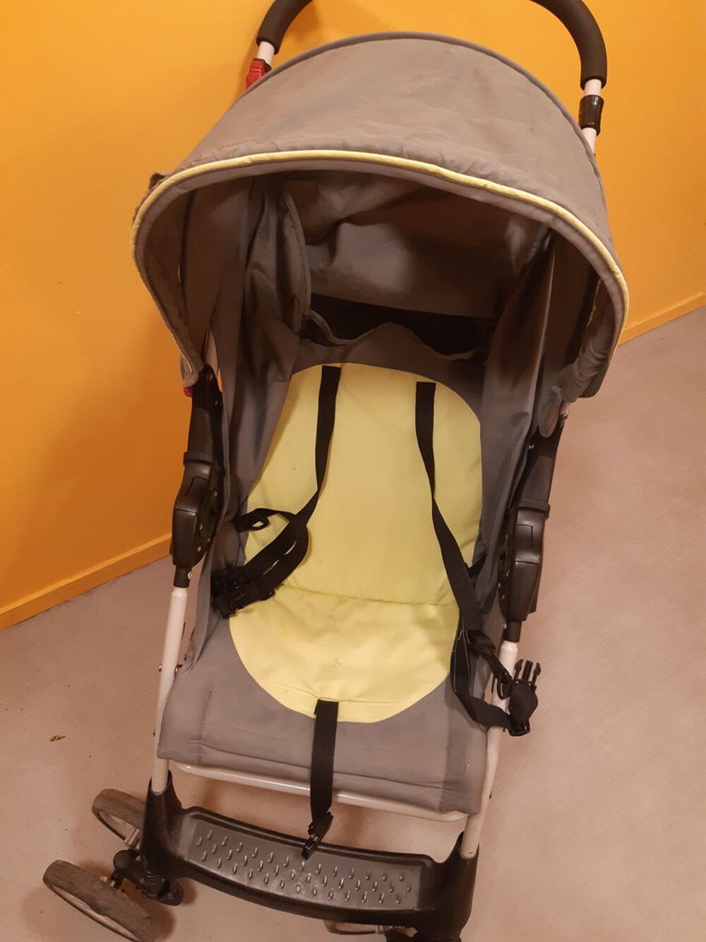 Poussette b&eacute;b&eacute; en excellent &eacute;tat Mobilier enfants