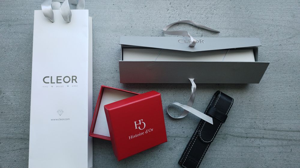 Lot de bo&icirc;tes de pr&eacute;sentation pour bijoux en tr&egrave;s bon &eacute;tat Bijoux et montres