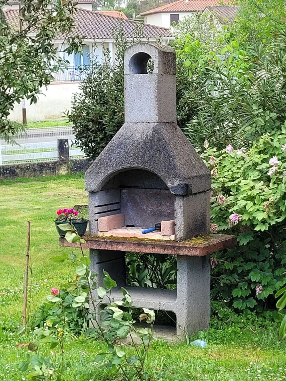 Barbecue en b&eacute;ton Jardin