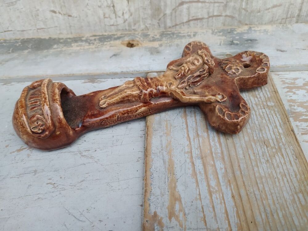 Ancien Crucifix B&eacute;nitier Terre Cuite Verniss&eacute;e Art Populaire 