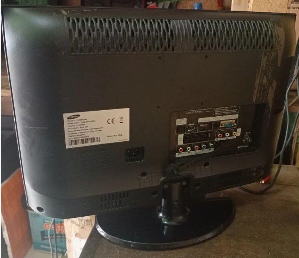 Moniteur TV Samsung 19" LE19B450 (2008) Matériel informatique