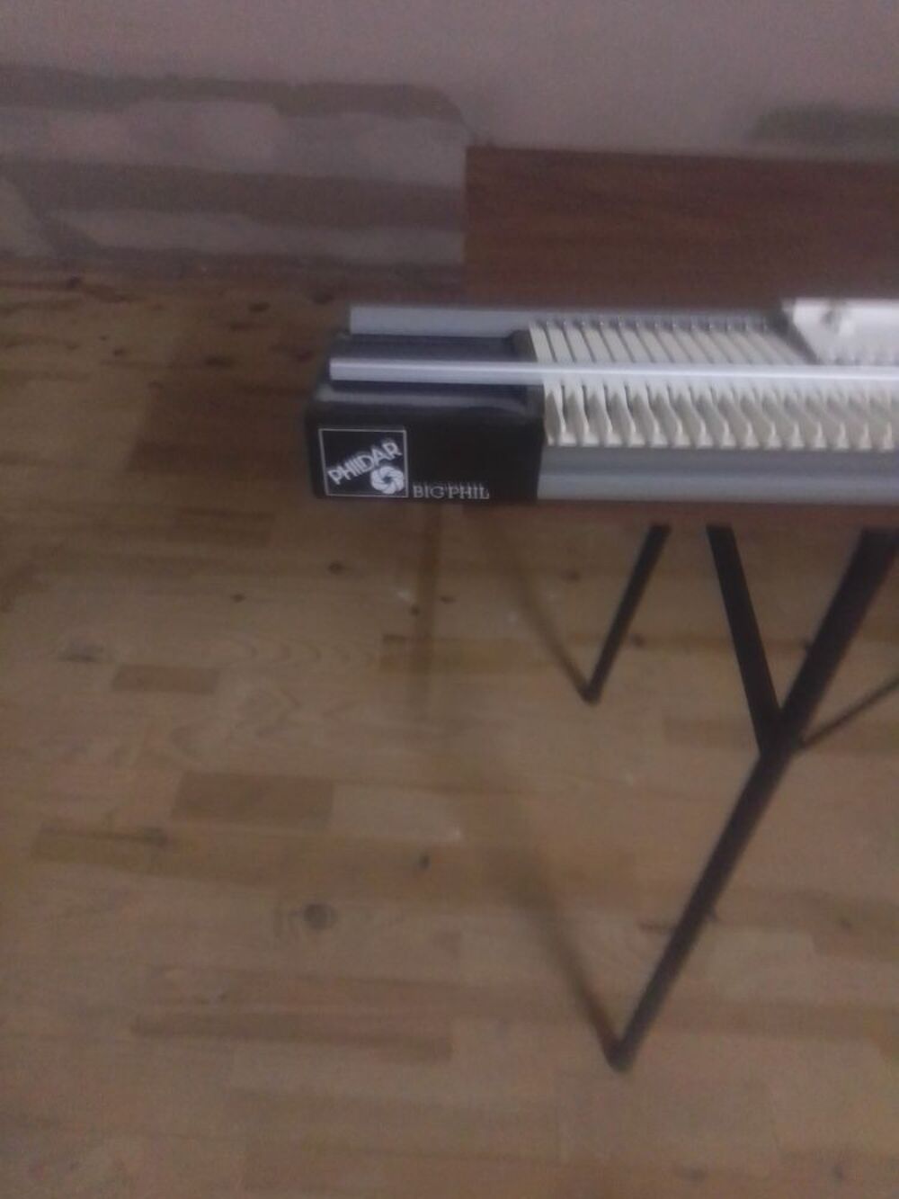 Machine &agrave; tricoter + table Marque PHILDAR BIG'PHIL Electromnager
