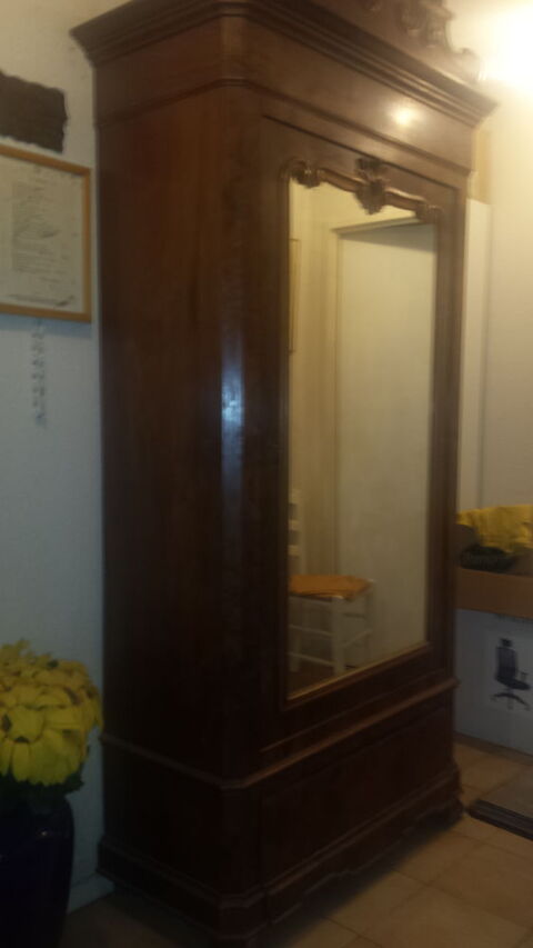 Armoire noyer 1870s.5 tagres.miroir.
tiroir
06.mandelieu 3800 Mandelieu-la-Napoule (06)