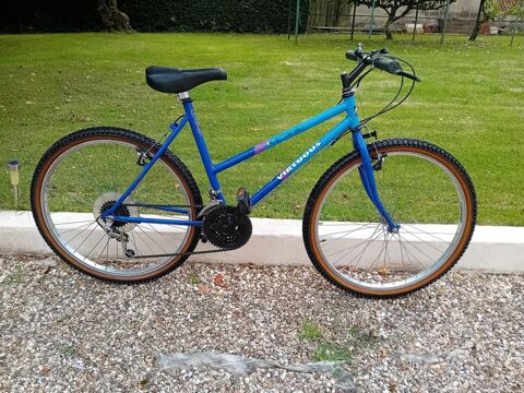 VTT MIXTE VIRTUOUS 850 BLEU 18 VITESSES 40 Bragny-sur-Sane (71)