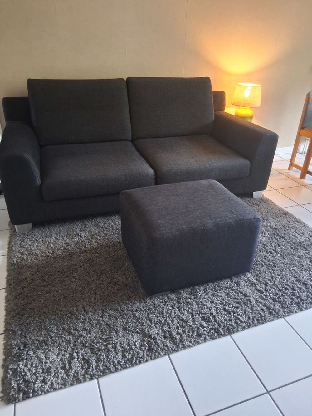 canap&eacute; 2 places fait artisanalement +pouf Meubles