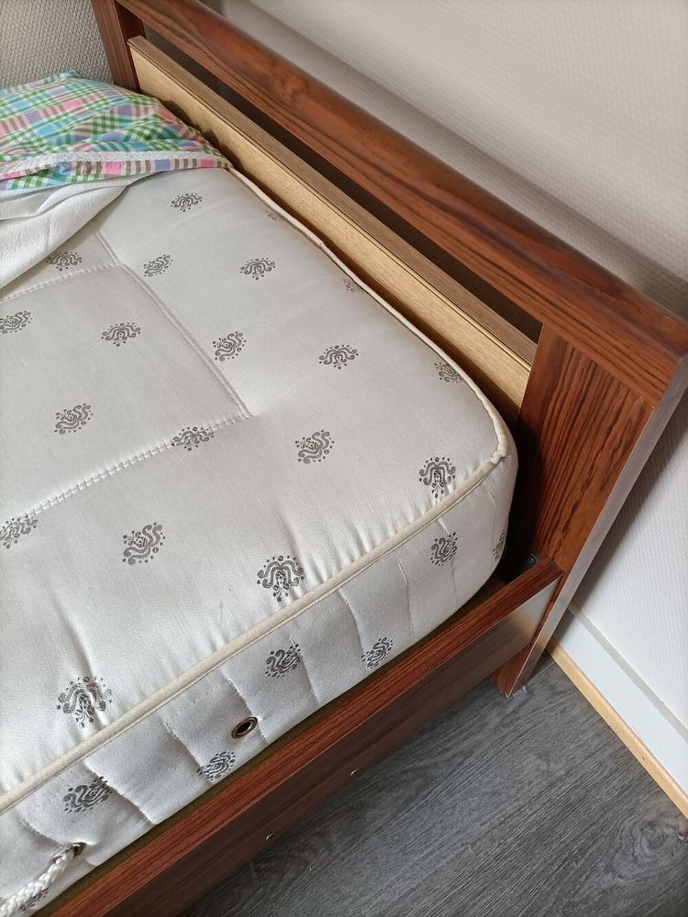lits et armoire Meubles