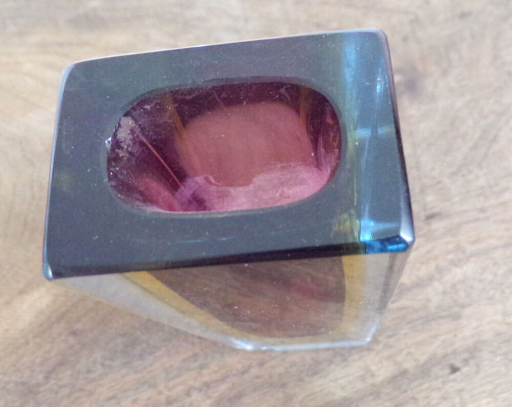 Vase vintage en verre &eacute;pais teint&eacute; dans la masse Décoration