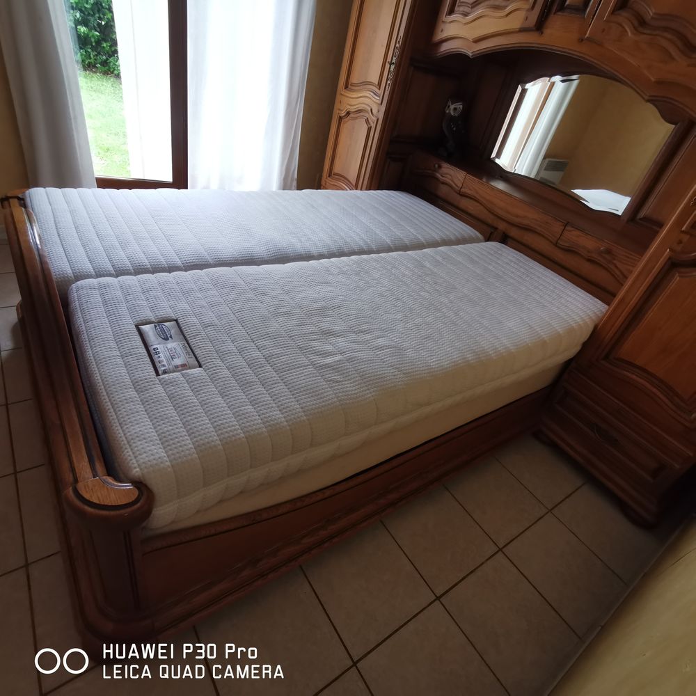 Lit pont &eacute;lectrique en bois avec matelas Meubles