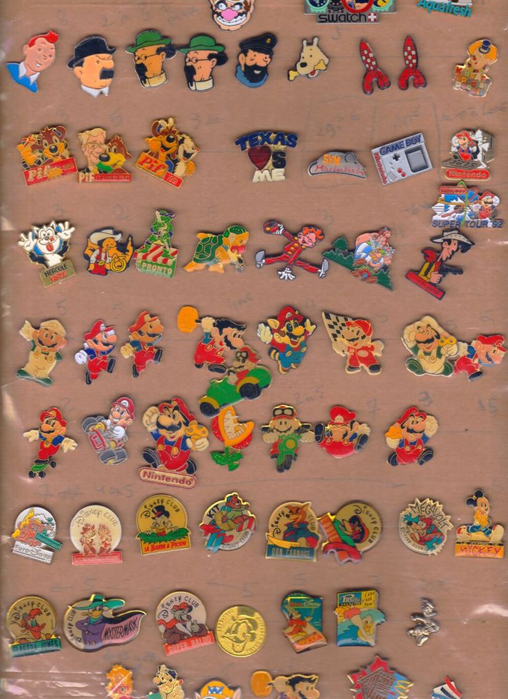 lot de 65 pins assez recherch&eacute;s 
