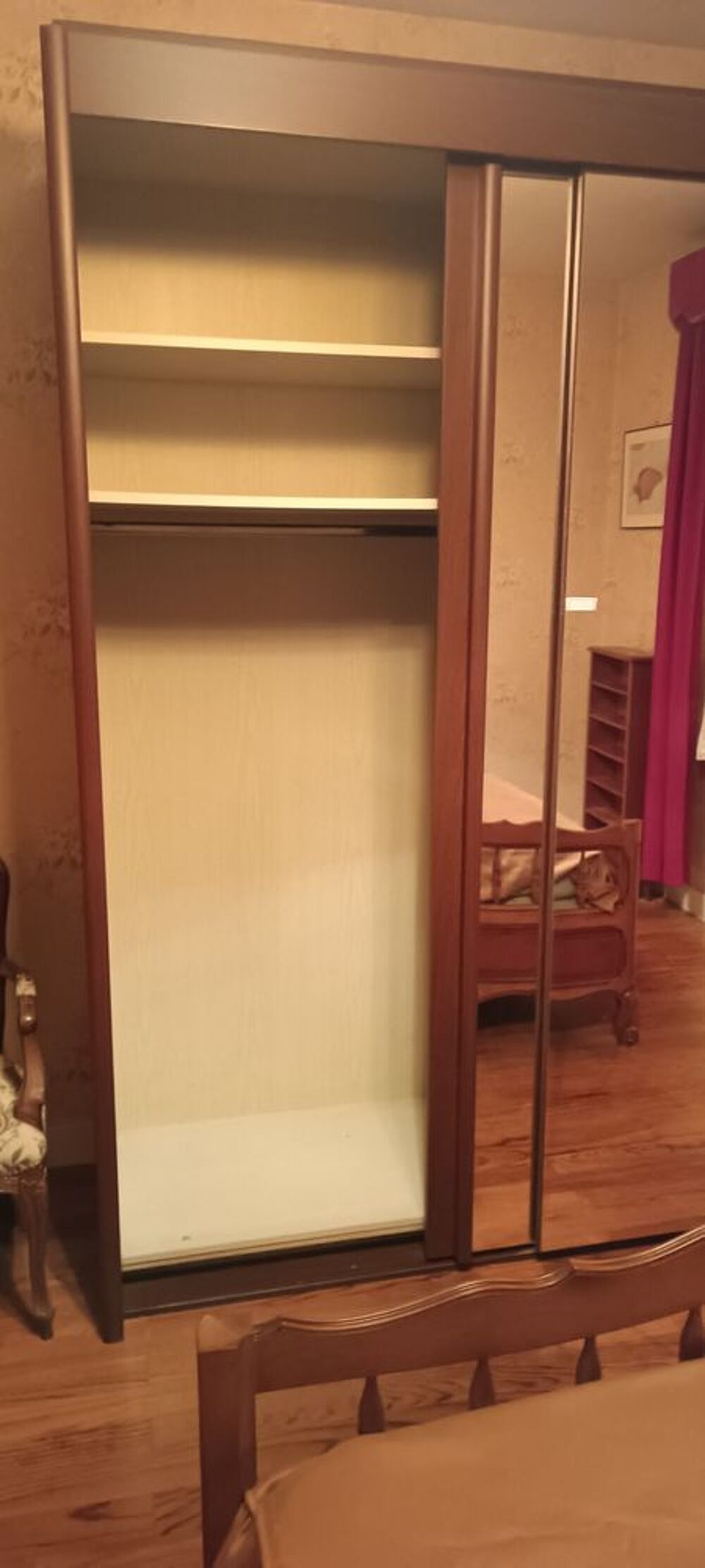Armoire 6 &eacute;tag&egrave;res + penderie 
Meubles