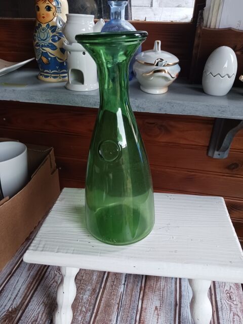 Carafe élégante en verre vert 10 Thourotte (60)