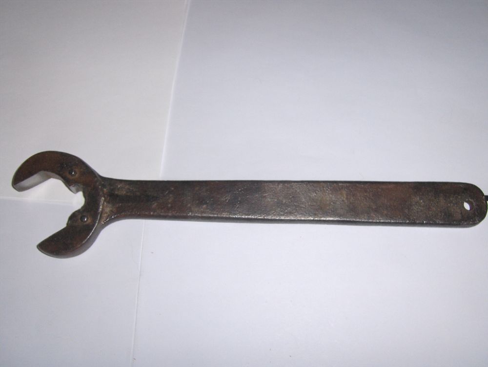 clef de m&eacute;canicien de marque LEROY CH ---- ($$)
Bricolage