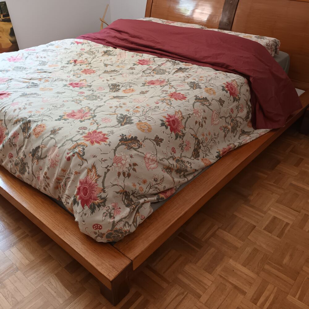 Lit La maison coloniale, sommier + ses 2 chevets Meubles