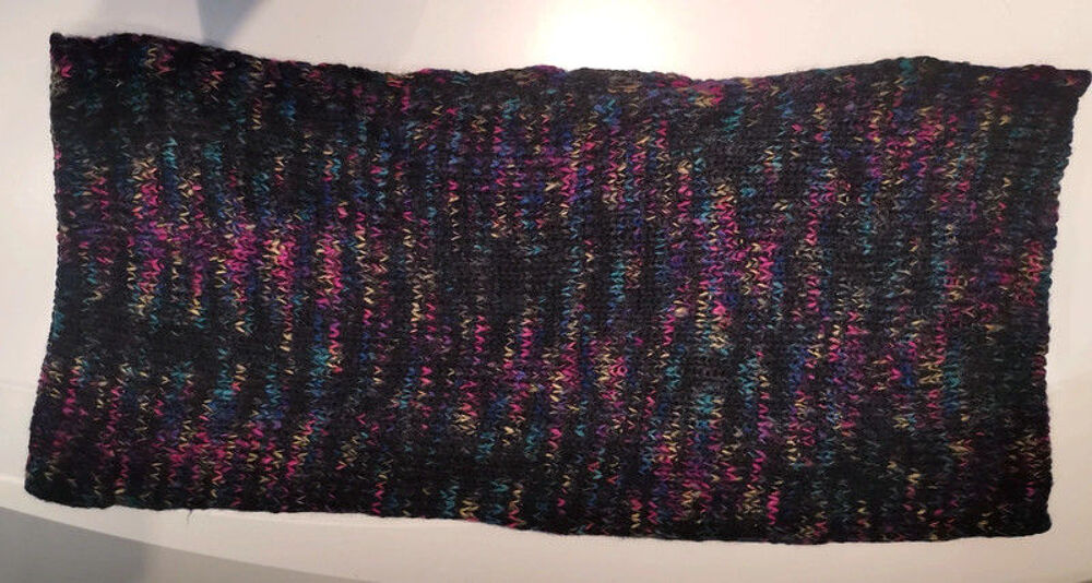 Ensemble neuf bonnet et &eacute;charpe Clockhouse 100% acrylique
Vêtements