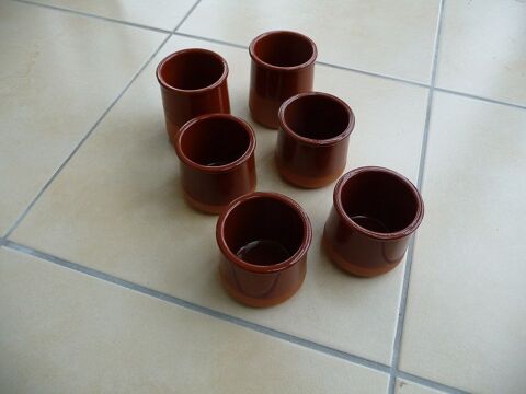 6 pots en gr�s marron 12 Celles-sur-Belle (79)
