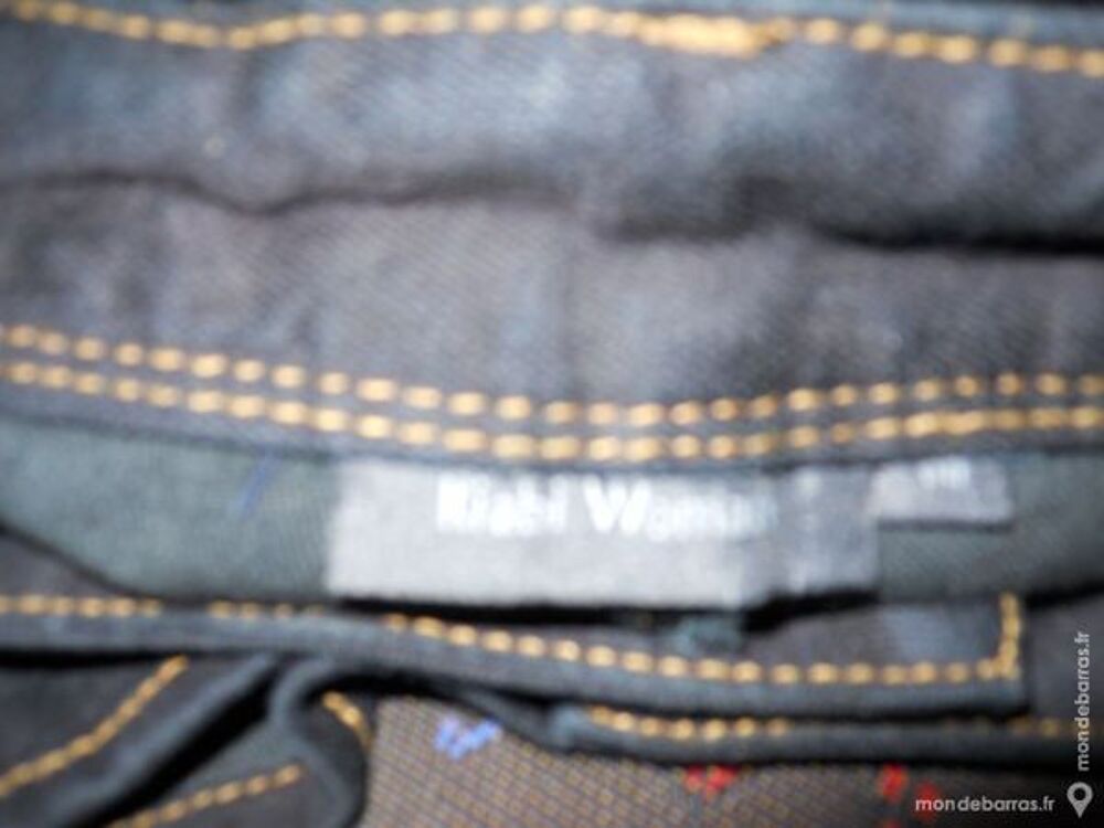 Short en Jean bleu fonc&eacute; marque KIABI WOMAN Vêtements