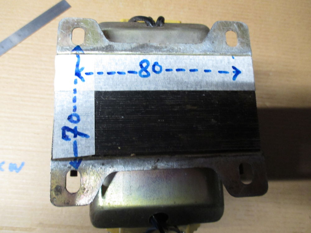 un transformateur de marque inconnue. Bricolage