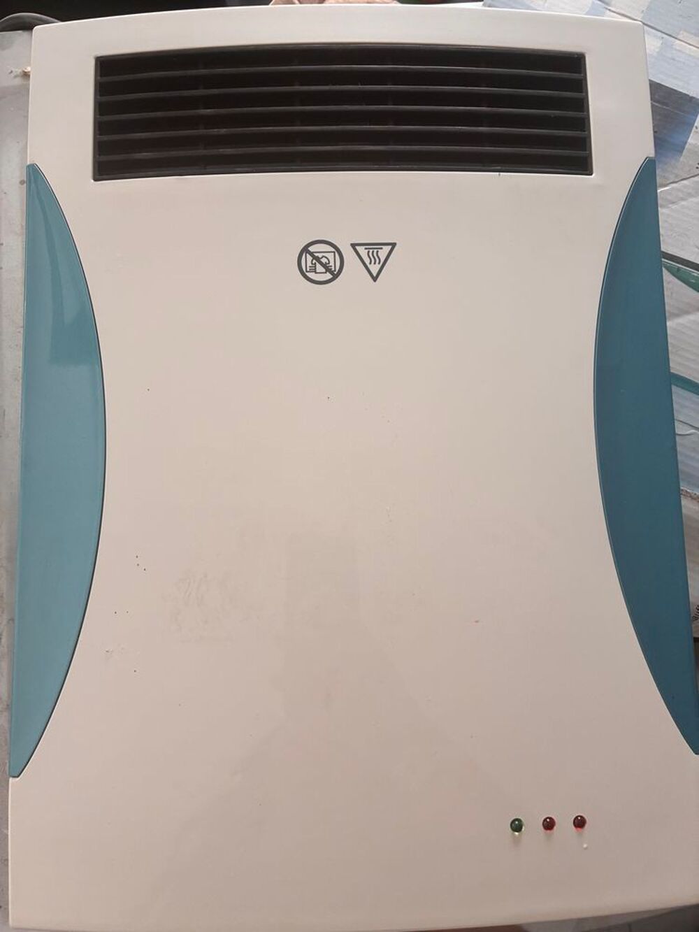 Radiateur soufflant mural 2000 W
- Salle de bain - IP24 Electroménager