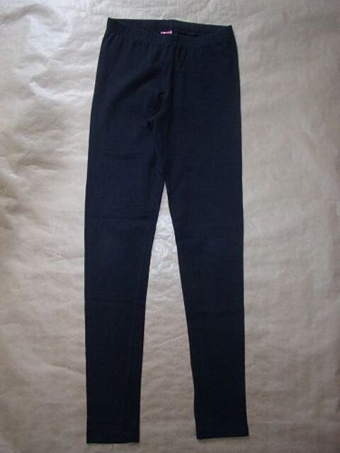 Lot de vtements en taille 12 ans 12 Montaigu-la-Brisette (50)