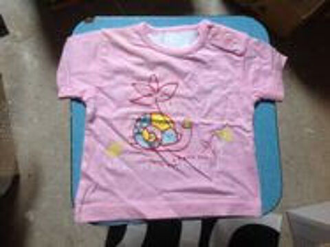 F 7 (19) - 6 mois - Tee-shirt rose avec escargot 0 Paris 13 (75)