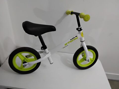 V�lo B-TWIN d'�quilibre draisienne 25 Le Coudray (28)