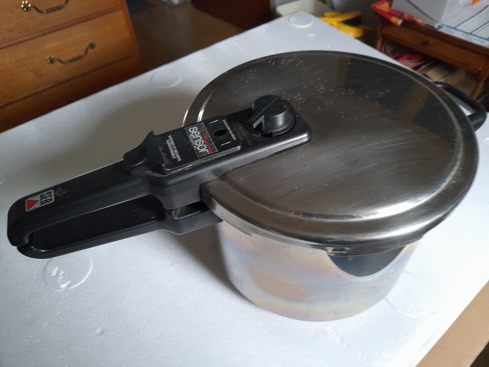  cocotte minute SEB 6l en inox Electroménager