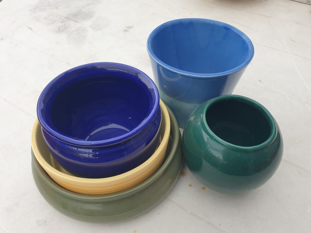 Cache-pots, soucoupes, etc. Pour usages multiples? Jardin